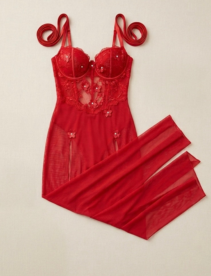 Nuisette Longue Rouge avec String Assorti